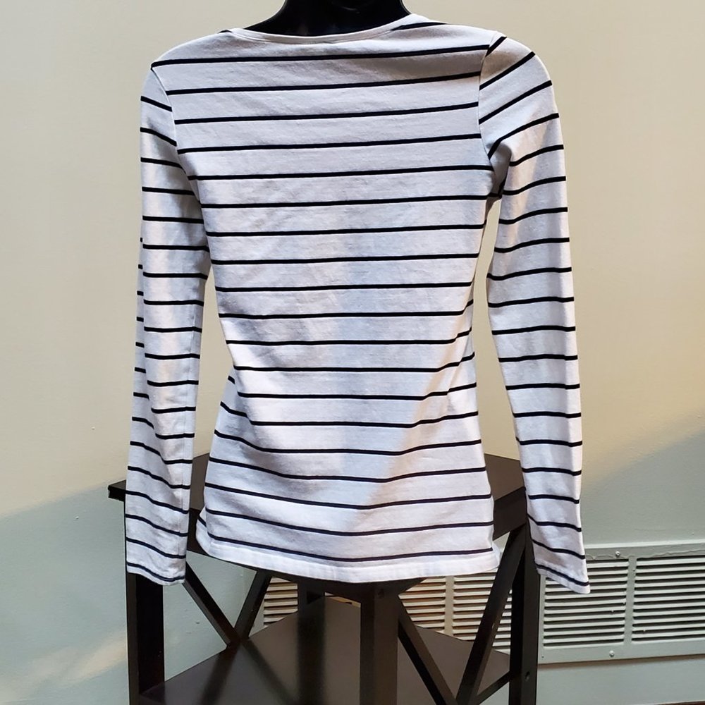 H&M Top - Picture 3 of 3
